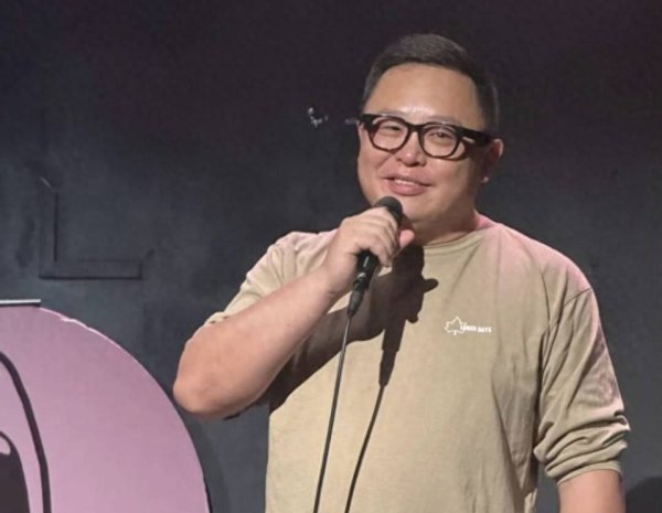 股票配资网址是什么 阎鹤祥自曝已婚当爸难兼顾喜单，网友调侃托付郭麒麟